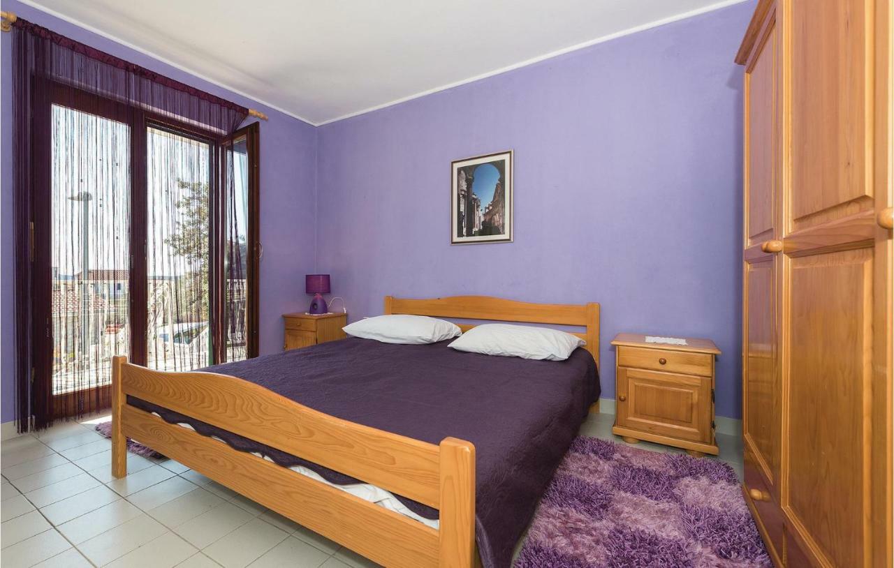 Beautiful Apartment In Rogoznica With Wifi Extérieur photo